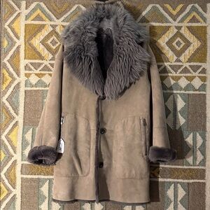 Taupe and gray reversible shearling coat by HISO.